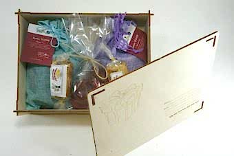 Посылка с чаем в мешочках и сладостями