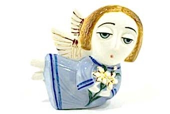 статуэтка-ангел-с-цветами